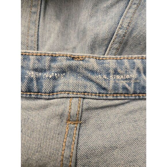Old Navy OG Straight Women's Size 18 Light Blue Distressed Cut Off Jeans - Picture 4 of 6